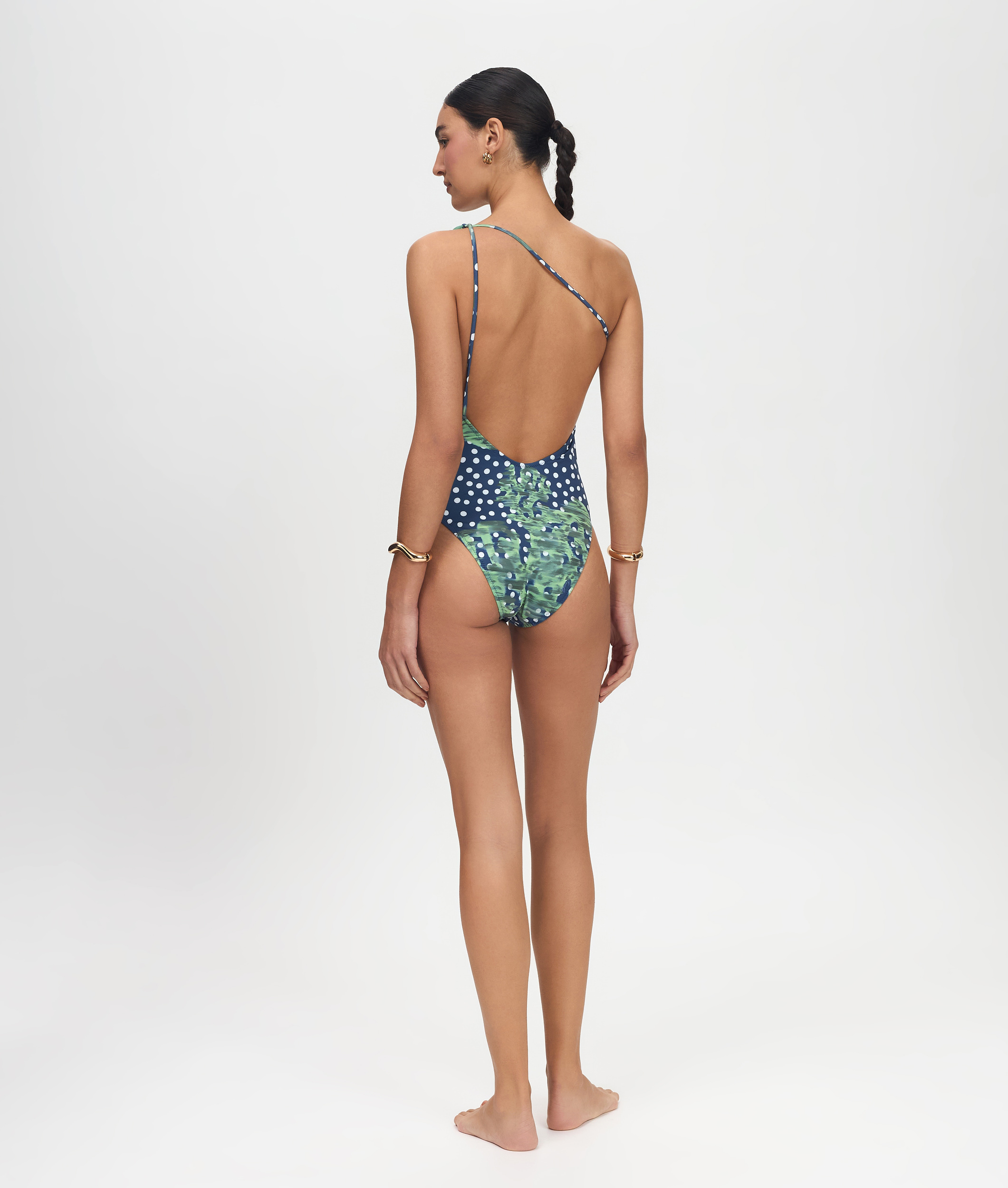 Melina Perla One piece