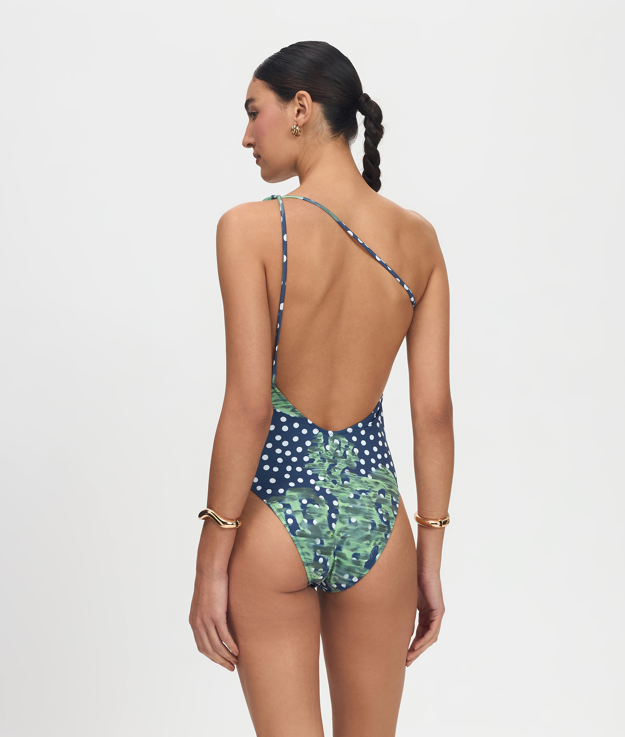 Melina Perla One piece