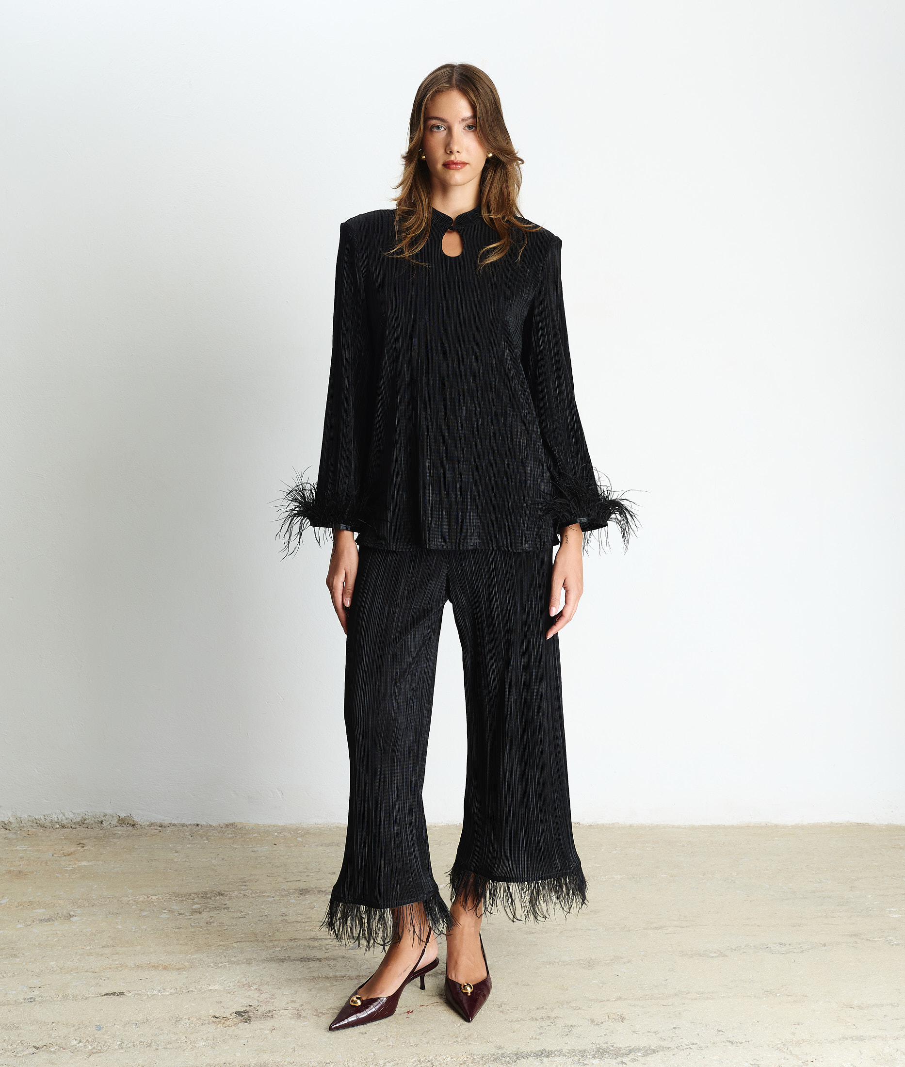 Ioli Black Top