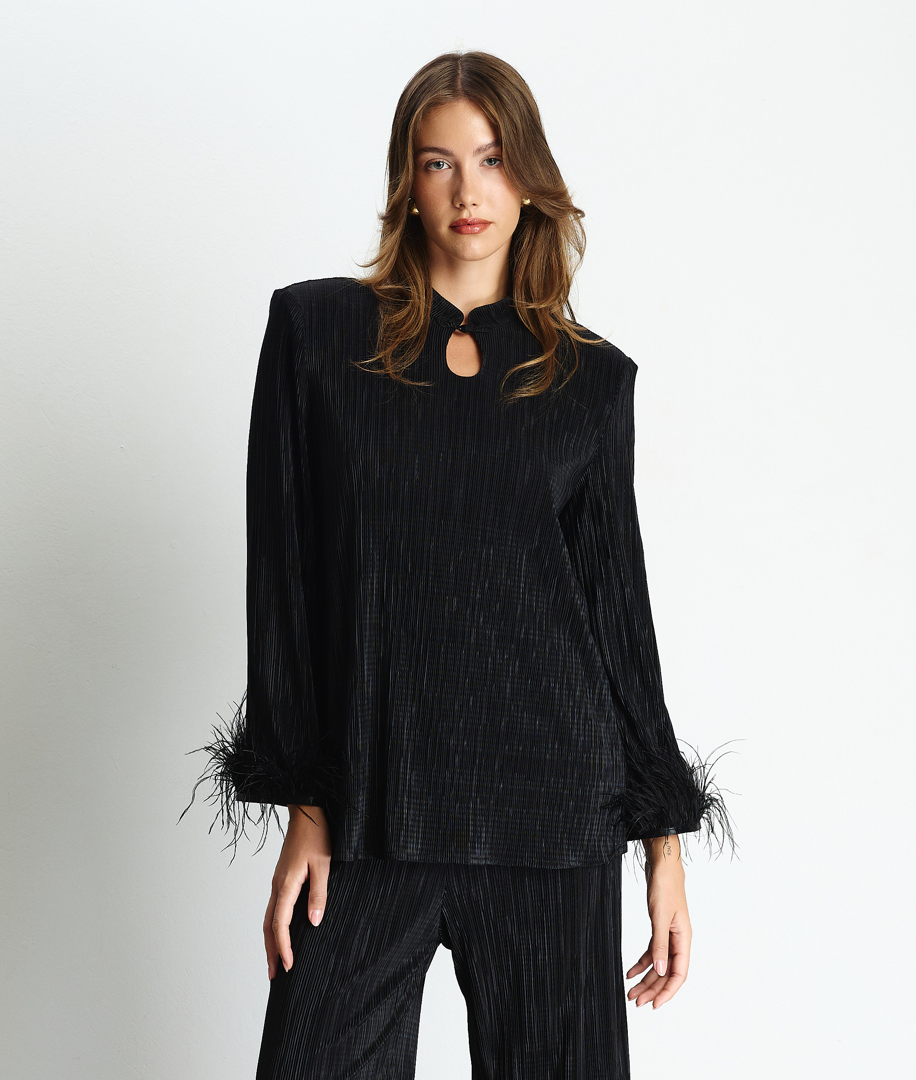 Ioli Black Top